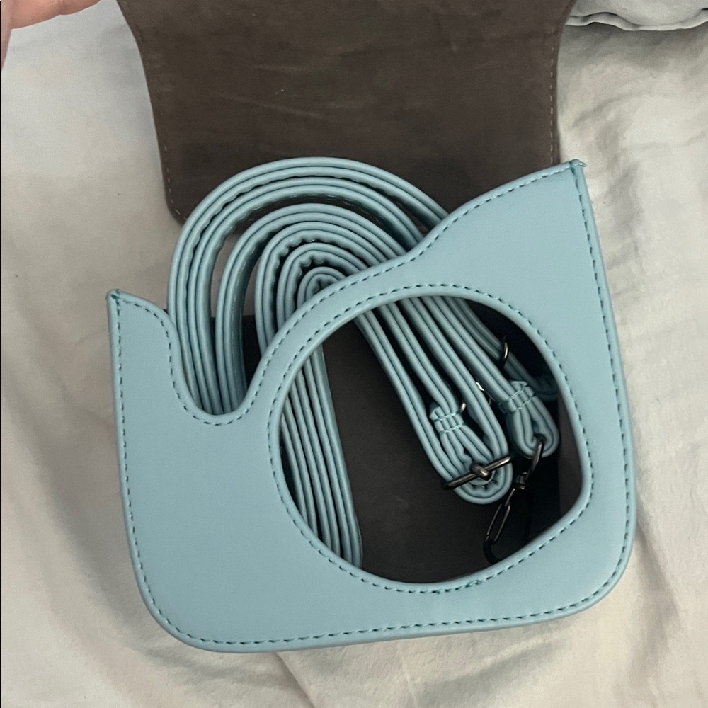 Light Blue Camera Case - Picture 2 of 2